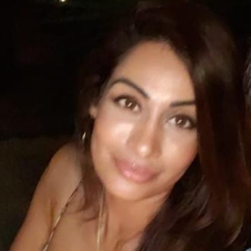 Meet your Posher, Farzana